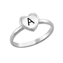 Charger l&#39;image dans la galerie, Bague initiale en forme de cœur en argent sterling 925 personnalisée avec gravé texte prénom
