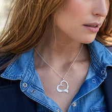Charger l&#39;image dans la galerie, Collier Pendentif Coeur Diamants X0074 pour femme gravure personnalisé avec nom texte

