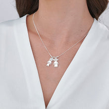 Charger l&#39;image dans la galerie, Mère Collier avec pendentifs de enfants X0008 gravure personnalisé avec prénom texte
