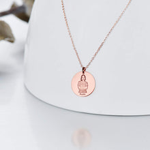 Charger l&#39;image dans la galerie, Collier Photo commémoratif rond en acier au titane pour femmes hommes couples gravure personnalisé avec photo image texte prénom
